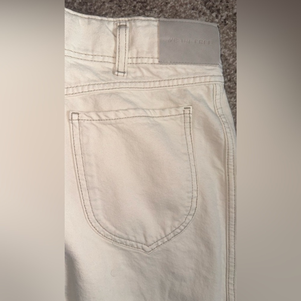 FREE PEOPLE WE THE FREE ASTER
SEAMED RELAXED STRAIGHT LEG JEANS
SIZE 29 CREAM - Picture 13 of 15